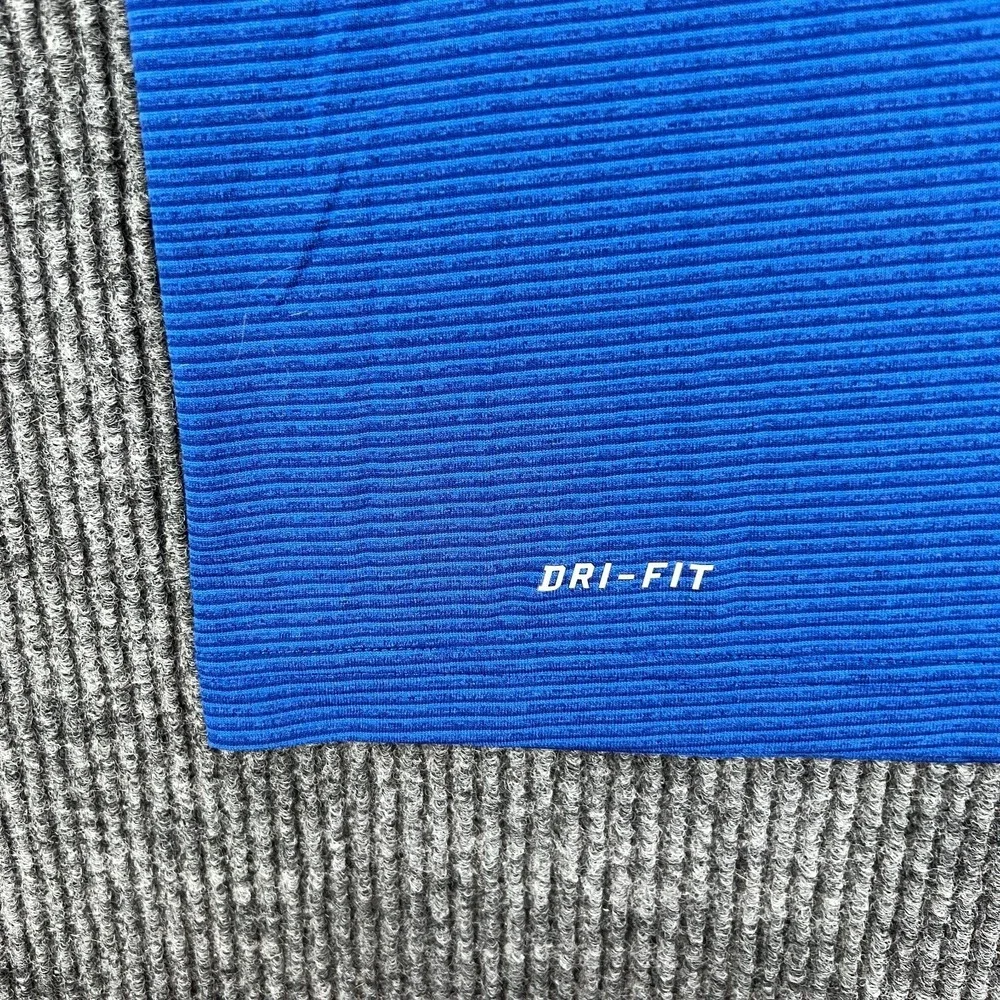 Nike Shirt Mens Medium Blue Short Sleeve‎ Dri Fit Workout Gym Run Lift Casual